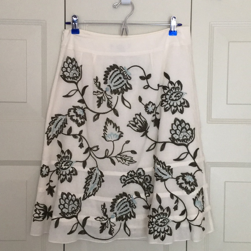 Ann Taylor embroidered skirt